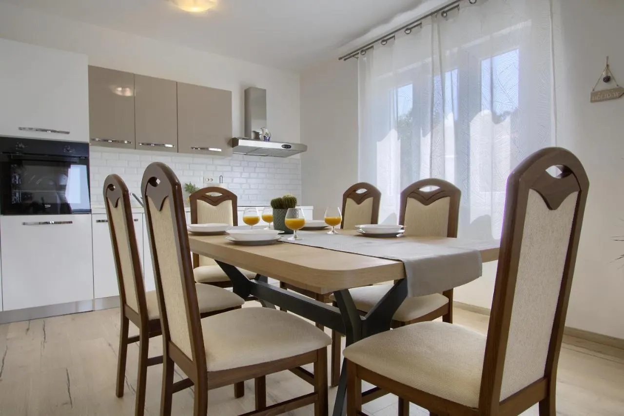 Apartament Mimoza Kali
